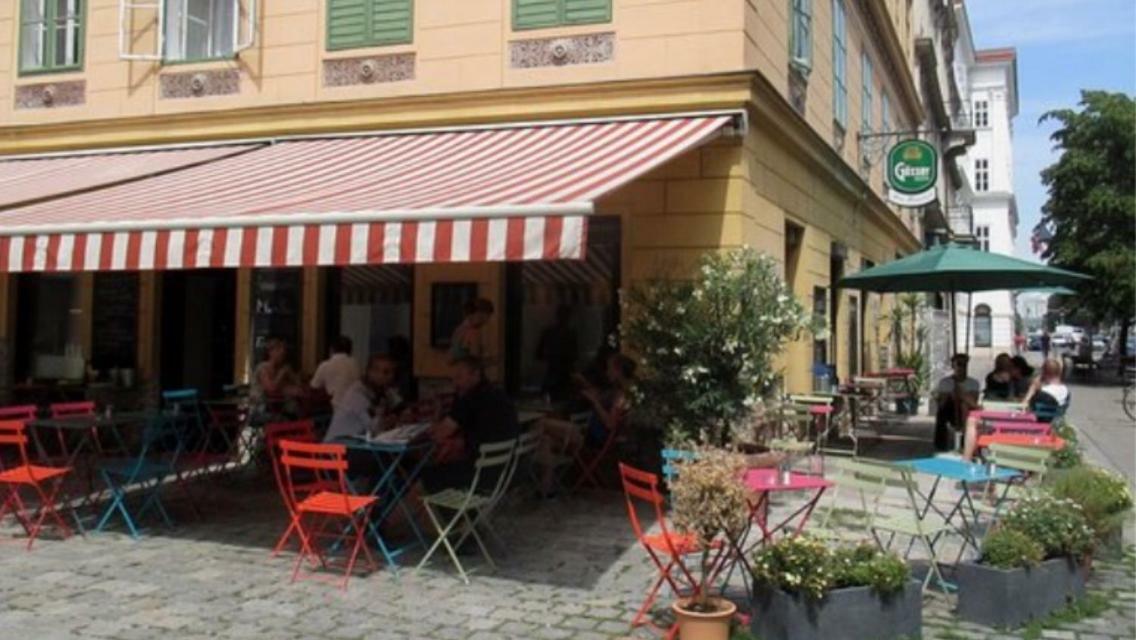 2 * Viena